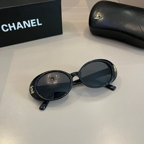 CHANEL Women's Black Sunglasses - Picture 1 of 7